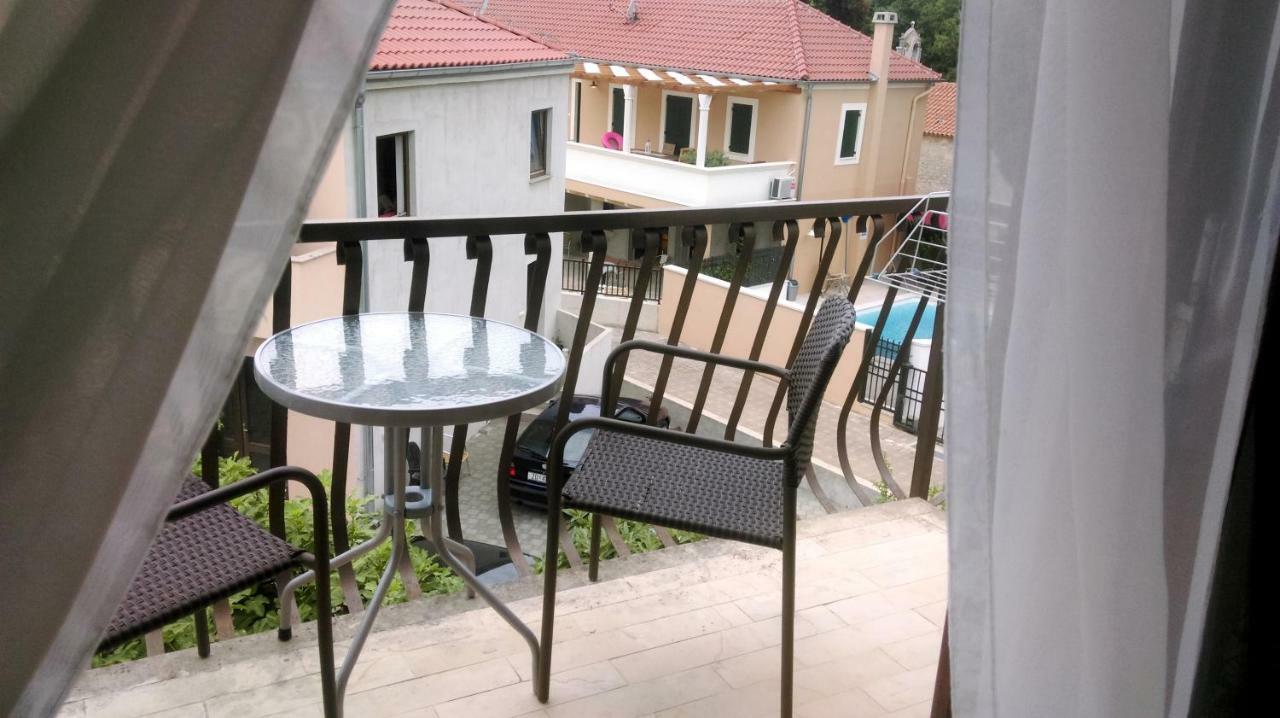 Apartments Stjepic Sukosan Ngoại thất bức ảnh
